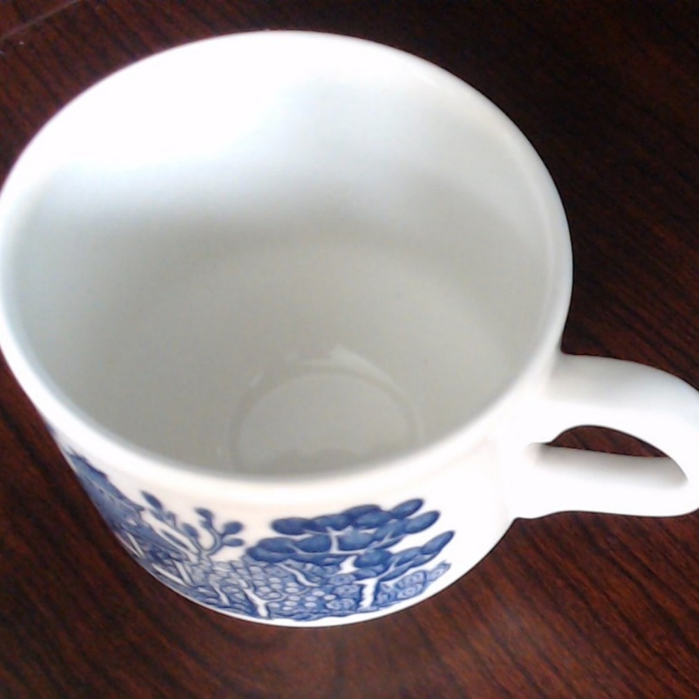 English "Blue Willow" cup - Great Condition #4 - Picture 3 of 4